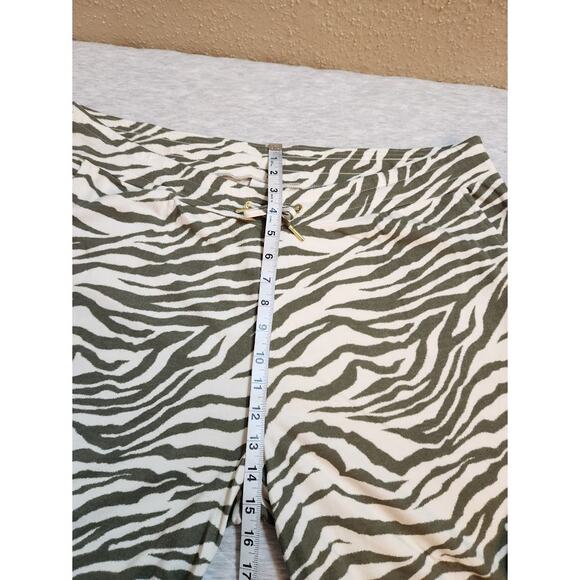 Weekends by Chico's Womens Olive Green White Zebra Printed Cropped Casual Pants - Picture 6 of 7
